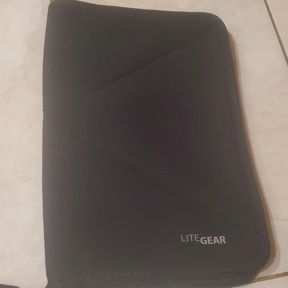Lite Gear Black Neoprene Zipup Tablet Sleeve 11x7.5in